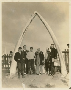 Image: Group under big arch